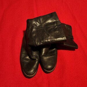 Ladies size 8.5 boot